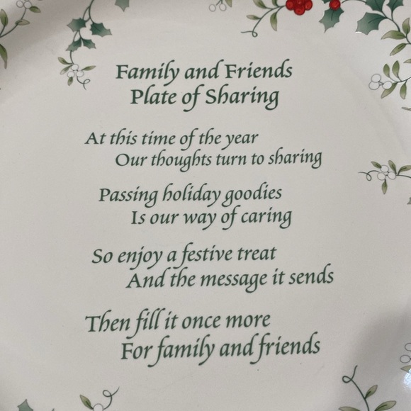 Pfaltzgraff winterberry plate new in box - Picture 2 of 8